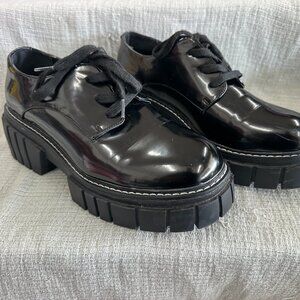 Madden Girl Phoenix Platform Lug Sole Derby Black Glossy Loafers 10m
